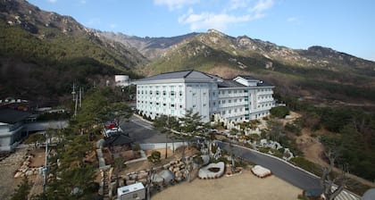 Gaya Hotel