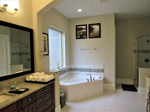 Bathtub, jetted tub, hair dryer, towels - Spacious 4,000 Sq Ft - Modern Lakefront Resort Home on Golf Course (Montgomery)