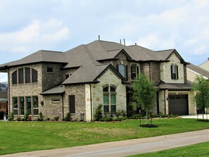 Exterior - Spacious 4,000 Sq Ft - Modern Lakefront Resort Home on Golf Course (Montgomery)