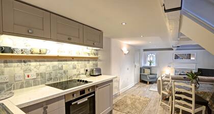 Holiday Cottages and North Star Apartment