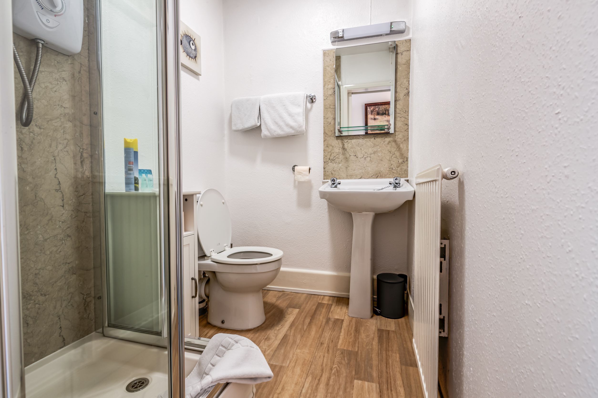 double room, ensuite (small) | desk, iron/ironing board, free wifi, bed sheets