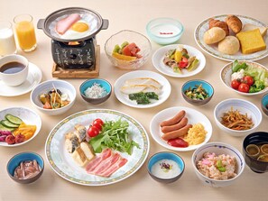 Daily buffet breakfast for a fee
