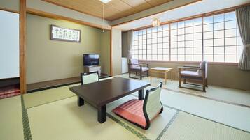 Japanese Style Room, Smoking | Premium bedding, in-room safe, bed sheets