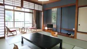 Interior - Yujin Chiyonoyu (Matsue)