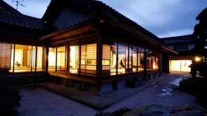Exterior detail - Yujin Chiyonoyu (Matsue)