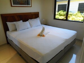 42 吋平面電視連數碼電視頻道、電視