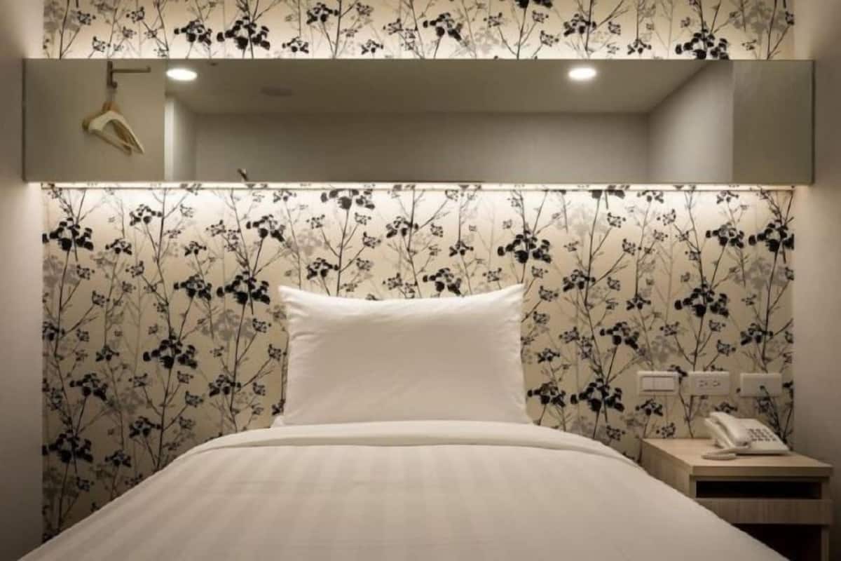 Desk, cots/infant beds, rollaway beds, free WiFi