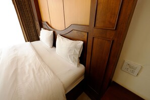 Minibar, desk, free WiFi, bed sheets - The Muk Lagoon (Mukdahan)