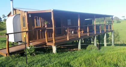 Maleny Clover Cottages (Cottage Two)