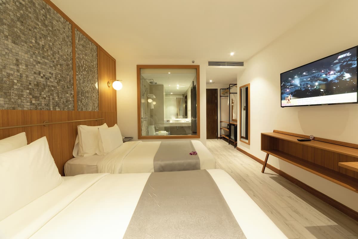 Deluxe Triple Room, Partial Sea View