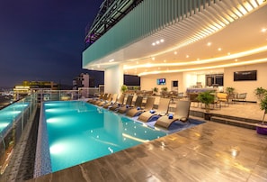 Outdoor pool, an infinity pool, open 6:00 AM to 10:00 PM, pool loungers - Majestic Premium Hotel (Nha Trang)