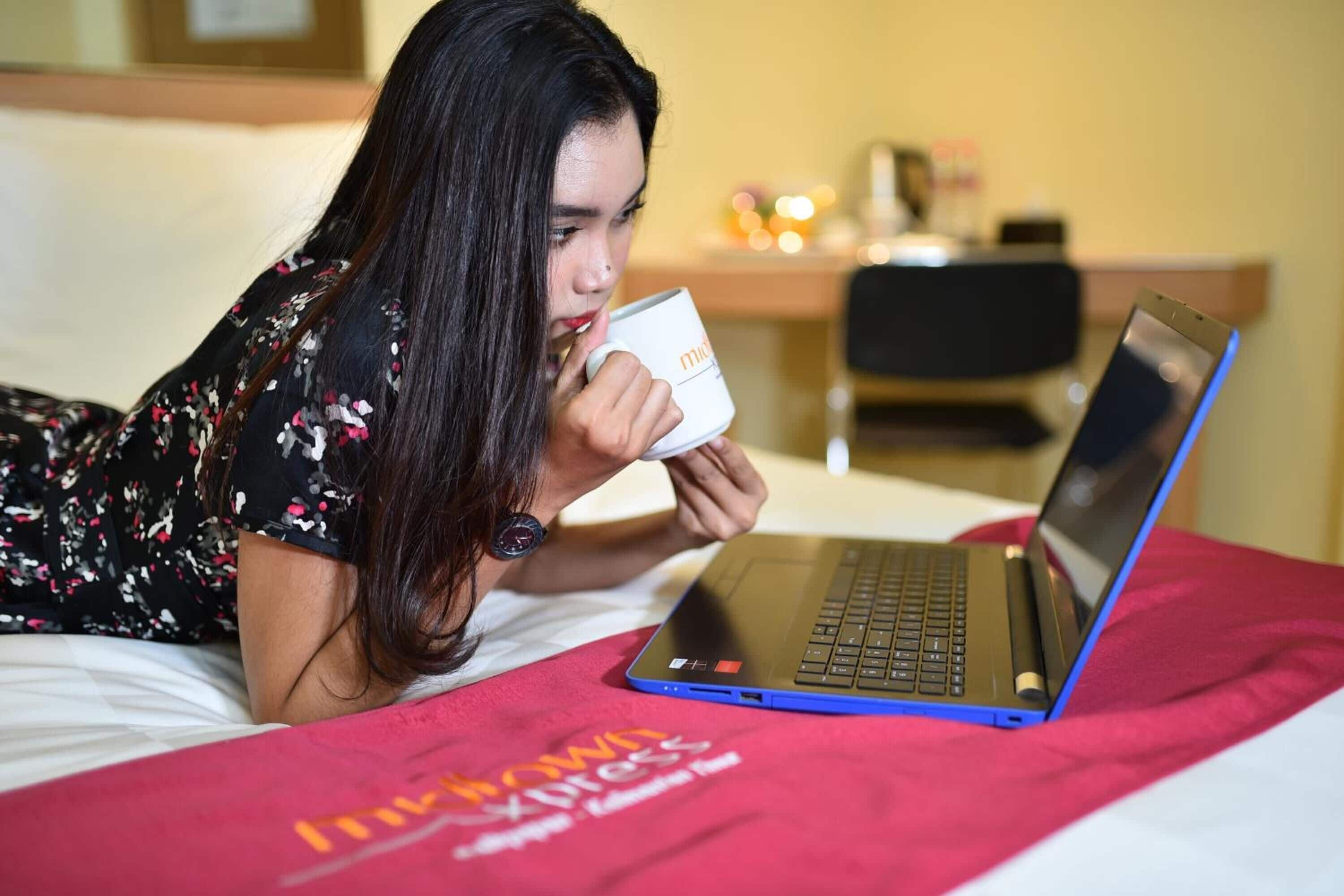 In-room safe, desk, free WiFi