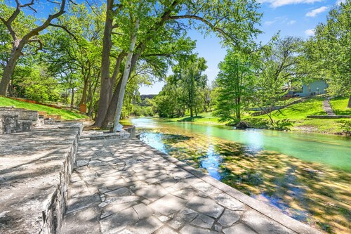 The Guadalupe River right in your backyard! River living at its best!