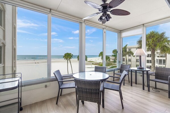 Dining - Island House Beach Resort 6S (Siesta Key)