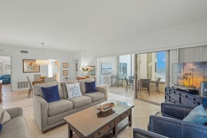 Smart TV, foosball, table tennis - Island House Beach Resort 6S (Siesta Key)