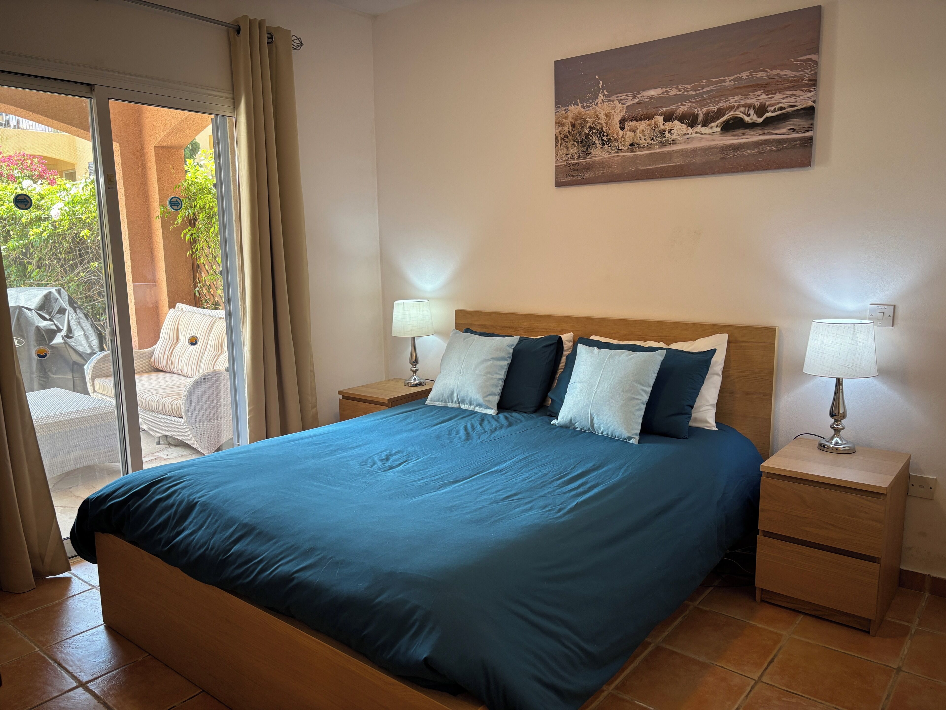 2 bedrooms, in-room safe, iron/ironing board, free WiFi