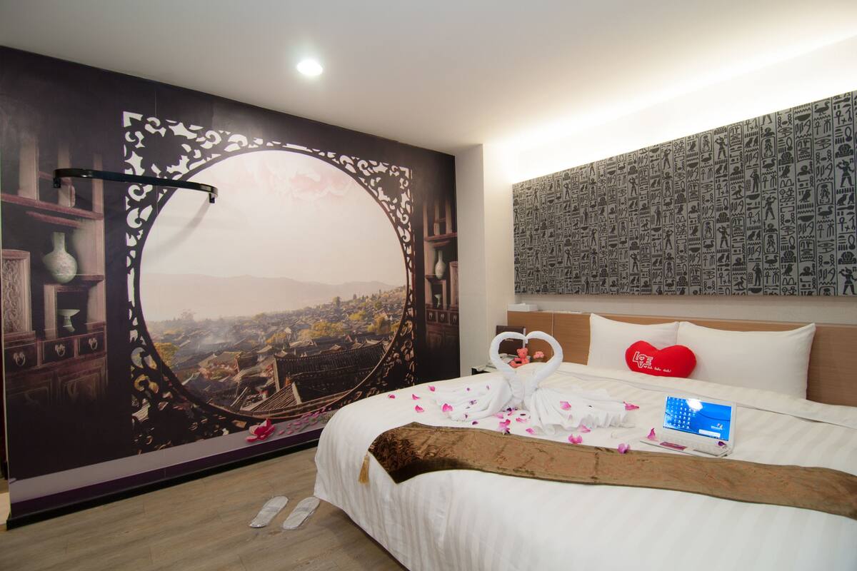 Habitación doble Confort | Escritorio, cortinas blackout, wifi gratis y ropa de cama