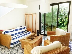 Fernseher, Stereoanlage