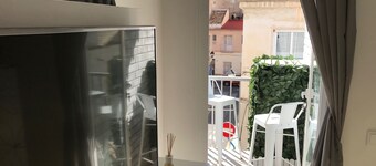 Central apartment, all renovated, with sunny balcony and free bicycles