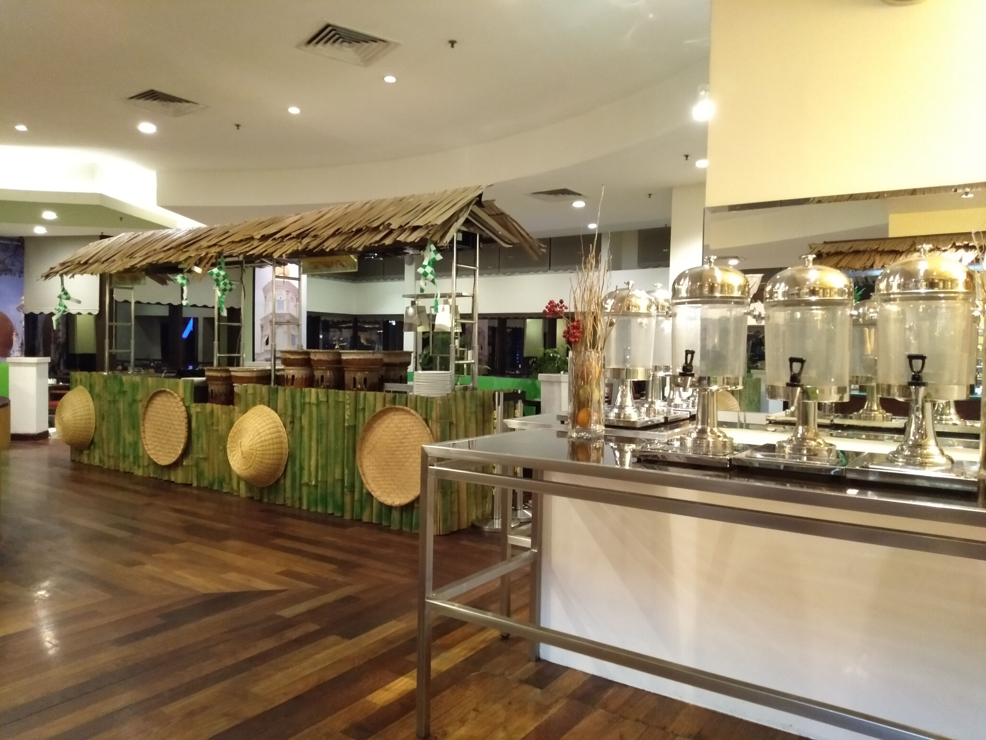 Daily continental breakfast (MYR 55 per person)