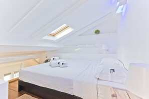 1 bedroom, iron/ironing board, free WiFi, bed sheets - Fado Mezzanine Apartment (C33) (Lisboa ciudad)