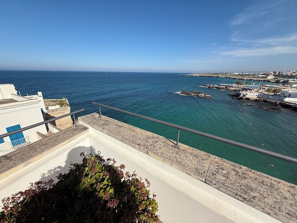 Property grounds - Typical house with terrazzo overhanging seen sea (Monopoli)