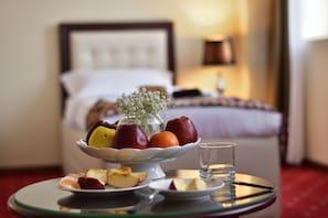 Premium bedding, in-room safe, desk, soundproofing