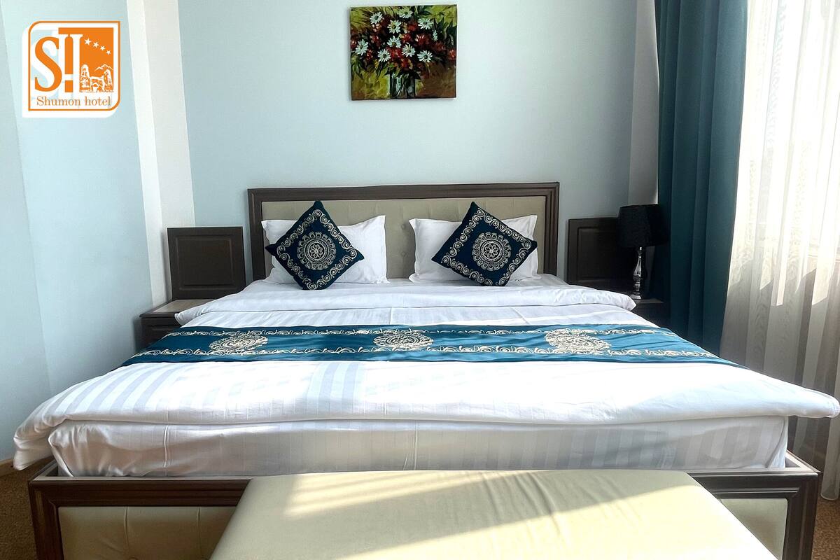 Comfort-Doppelzimmer | Hochwertige Bettwaren, Zimmersafe, Schreibtisch, schallisolierte Zimmer