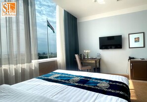 Comfort-Doppelzimmer | Wohnbereich | Flachbildfernseher