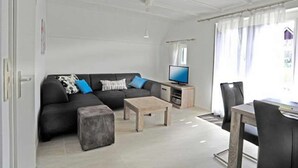 Living area - Charming Bungalow Rental in Anjum with River Views (Anjum)