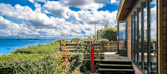 6 pers Lauwersmeer waterfront, Full equipped and modern house with sauna