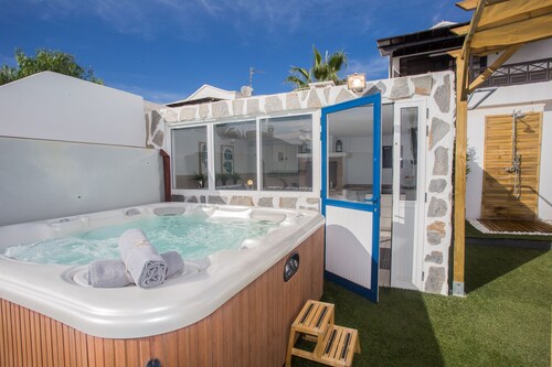 Palm Villa Puerto del Carmen (piscine et jacuzzi)