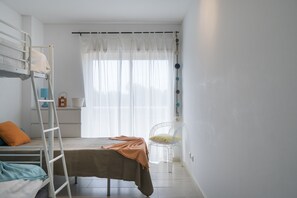 2 bedrooms, bed sheets
