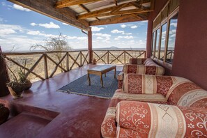 Family Bungalow, 2 Queen Beds, Mountain View | Balcony - Boundary Hill Lodge (Tarangire National Park)