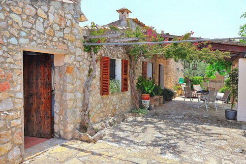 Caselles de Baix 102 charmantes Landhaus, mit privatem Schwimmbad, Terrasse, Grill und W-Lan