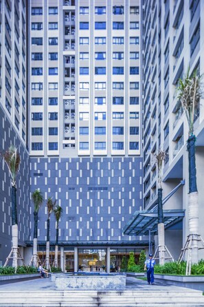 Vista frontal de la propiedad