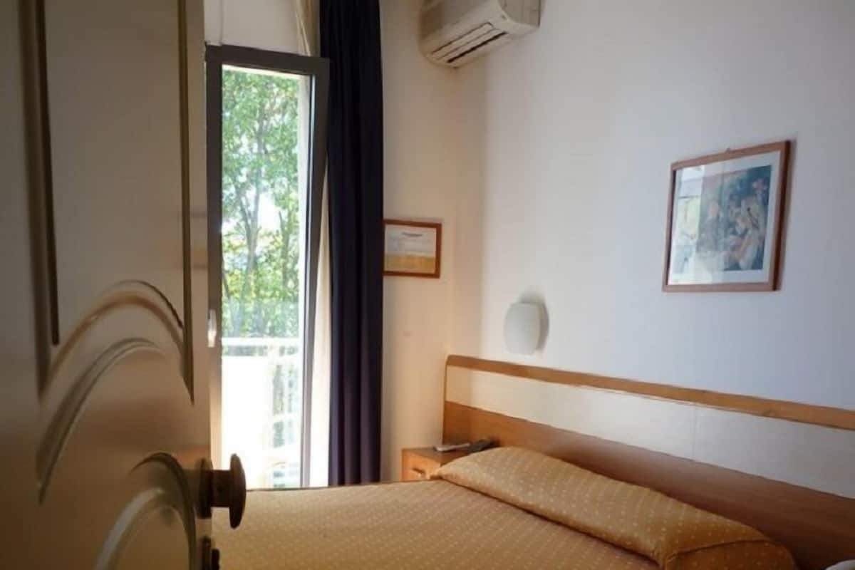 In-room safe, desk, free cots/infant beds, free WiFi