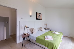 3 chambres, fer et planche à repasser, Wi-Fi gratuit, draps fournis