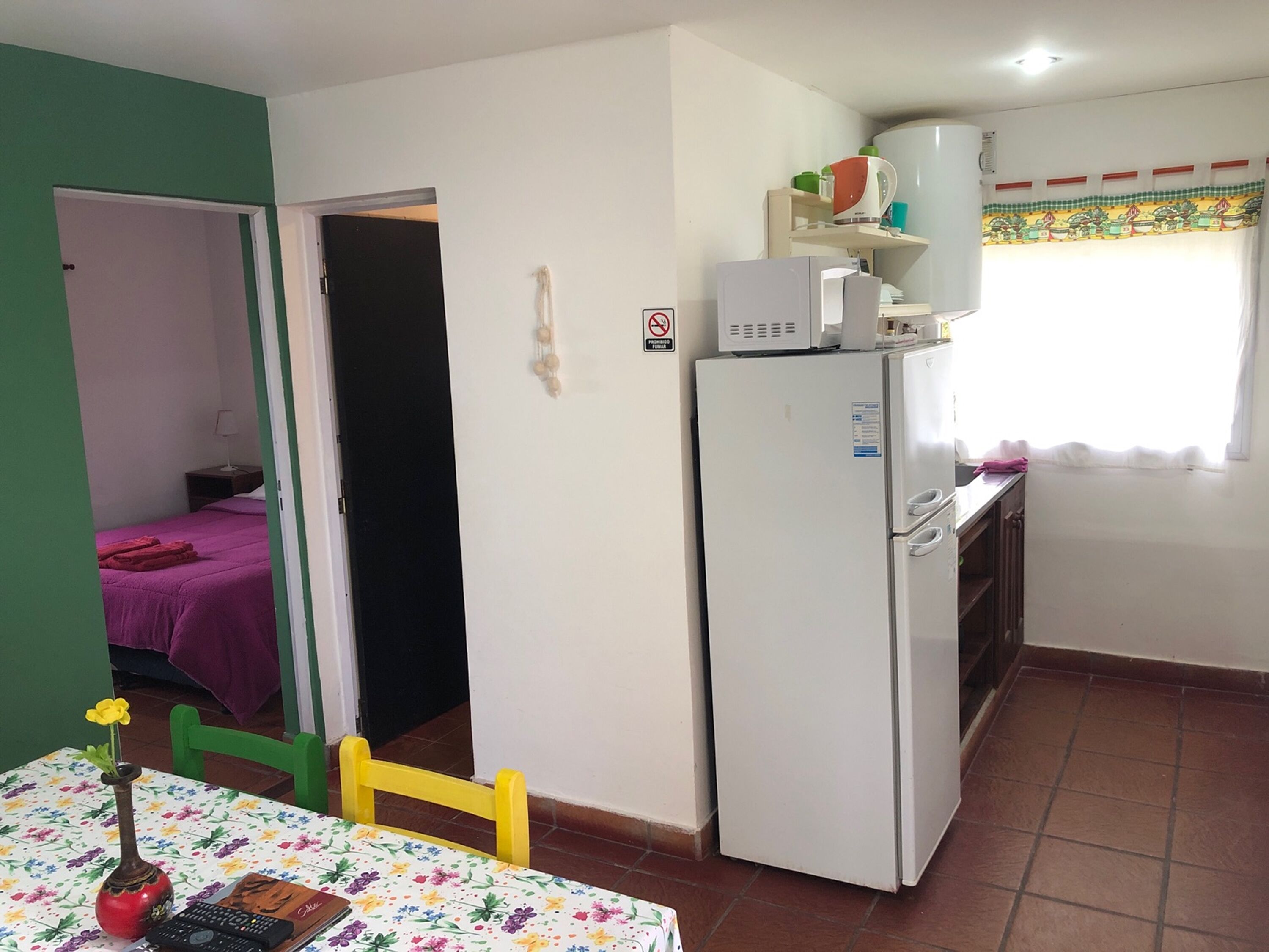1 habitación, tabla de planchar con plancha, internet y ropa de cama 