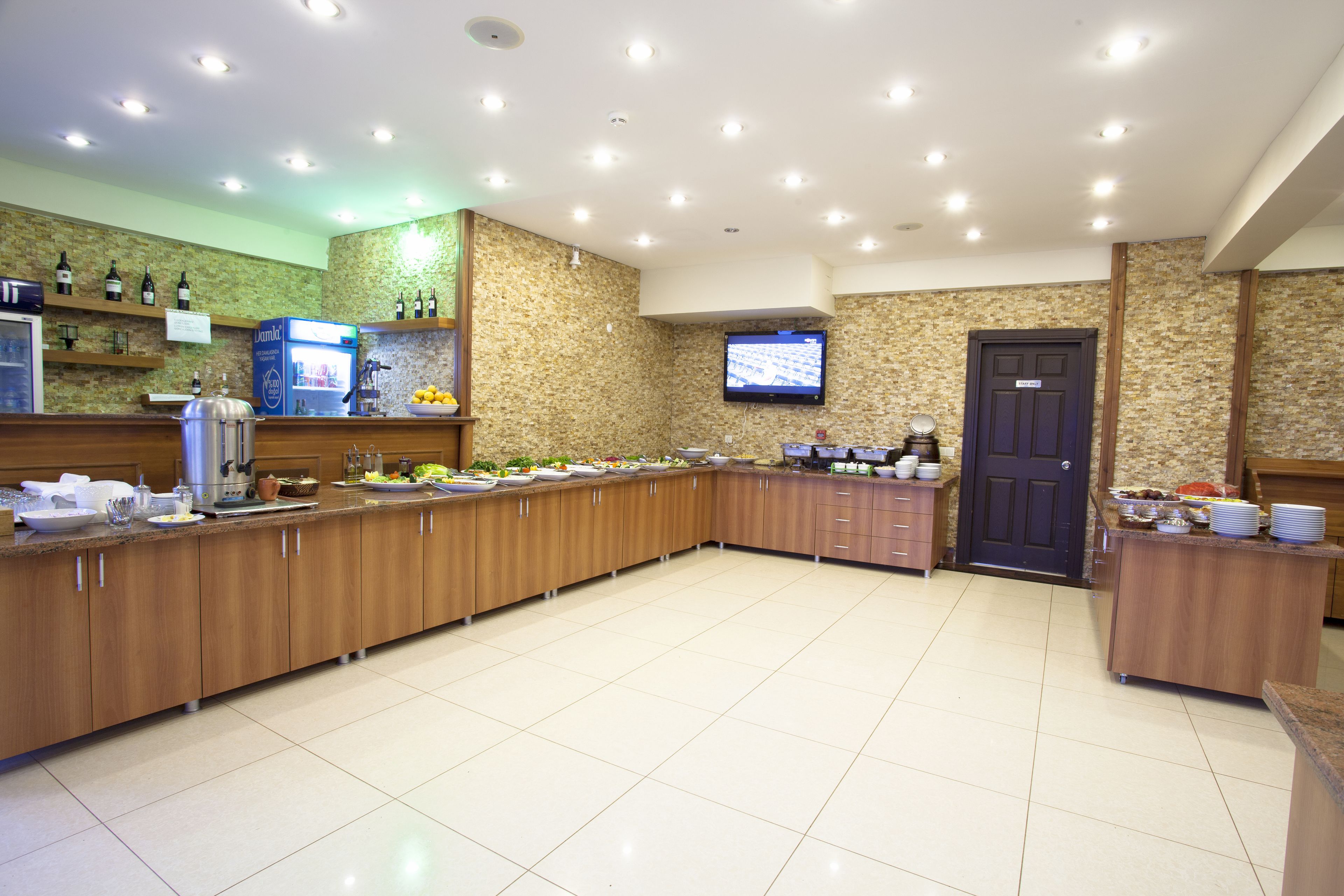 breakfast, lunch and dinner served