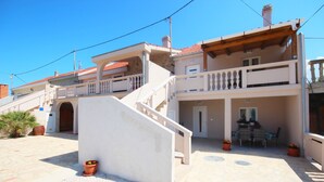 Exterior - Groundfloor apartment Rustica with 2 bedrooms (Ljubač)