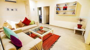 2 Bhk The Dream Apartment | 1 bedroom, premium bedding, in-room safe, desk
