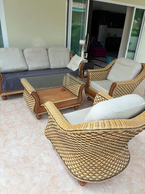 TV, DVD player, stereo - Nice Villa in Hua Hin (Hua Hin)