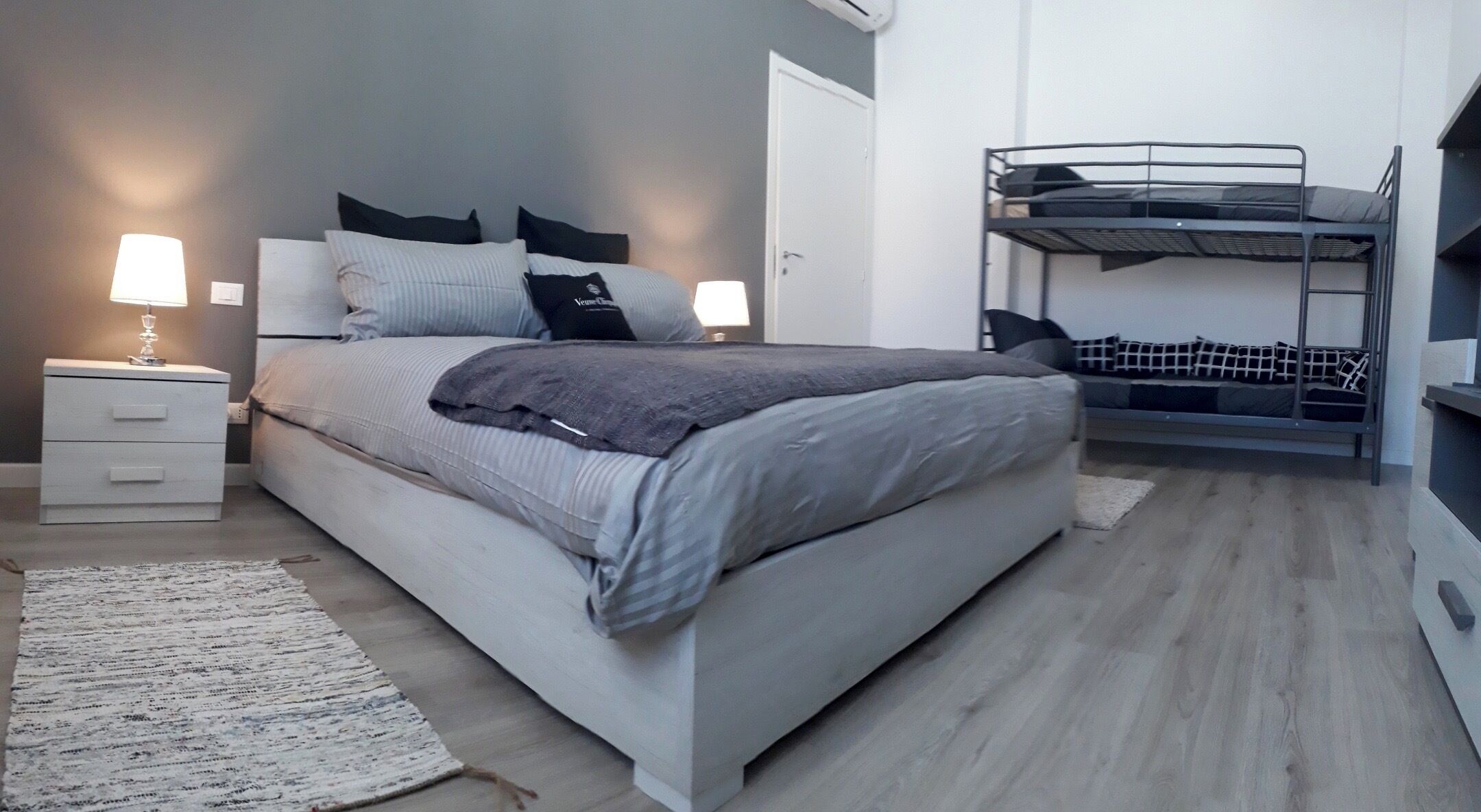 1 bedroom, bed sheets