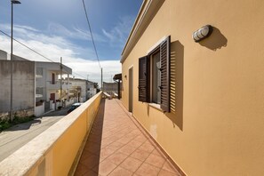 Property grounds - 1069 Girasole Trilo 1 by BarbarHouse (Castrignano del Capo)