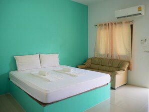 Standard Double Room | Free WiFi, bed sheets - Banauyporn Resort (Khlung)