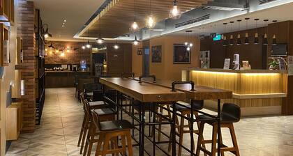 Huaxiang Hotel - Zuoying