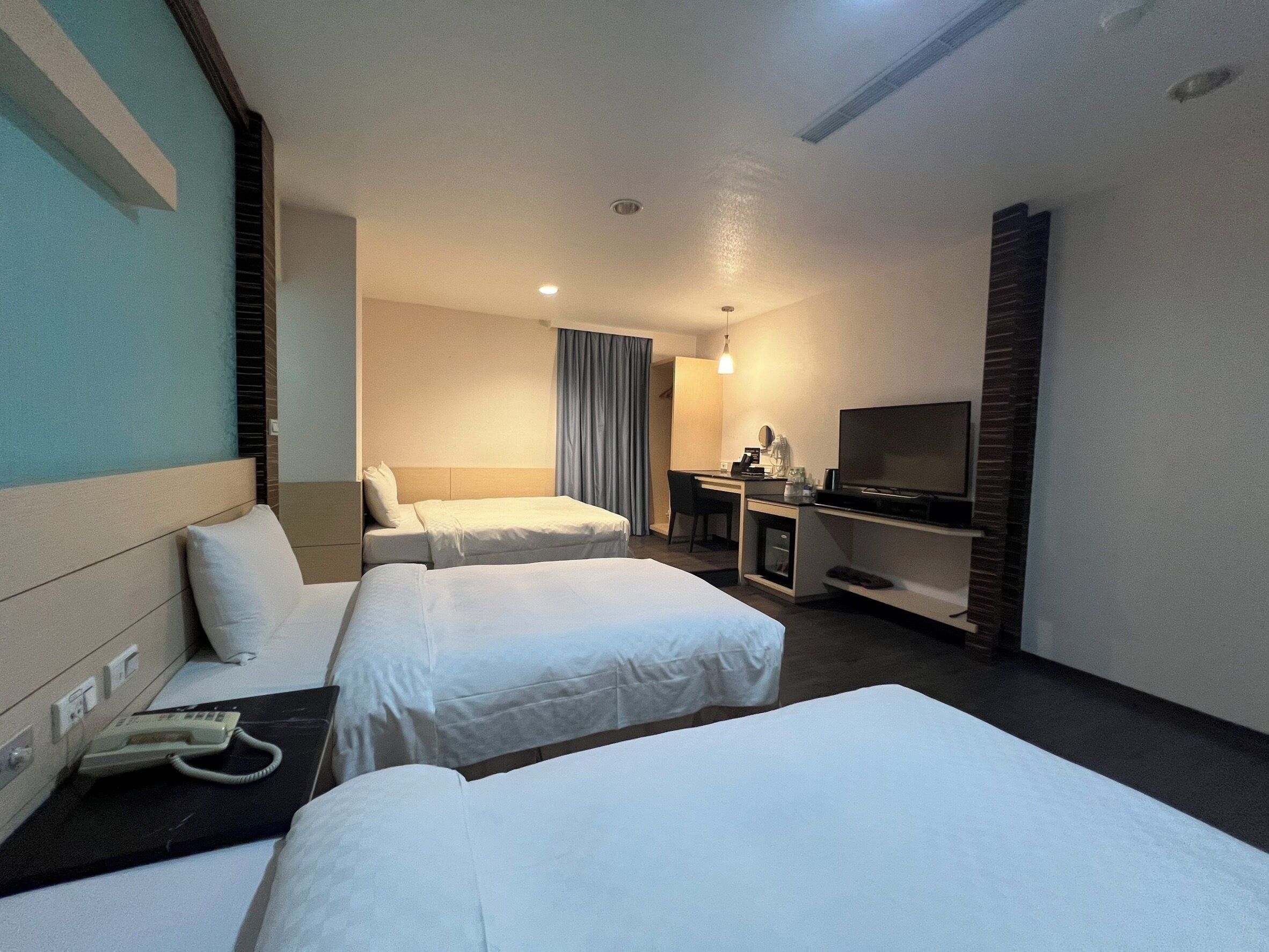 Down duvets, desk, blackout curtains, free WiFi