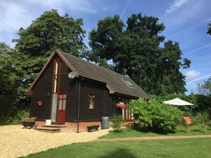 Exterior - Stylish Rural Retreat in Tangley in a Quiet Area of Outstanding Natural Beauty (Andover)