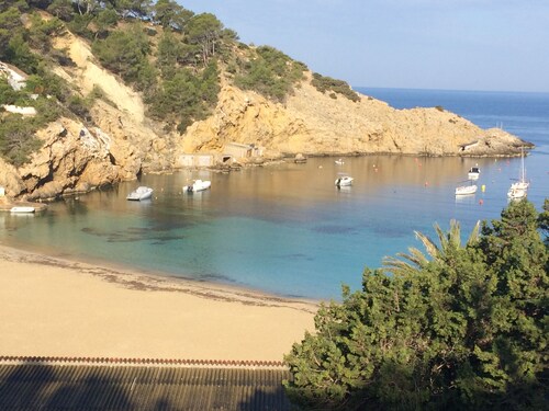 Maison de charme vue mer-2 mn à pied de la plage-Idéal pour couple   ou famille
